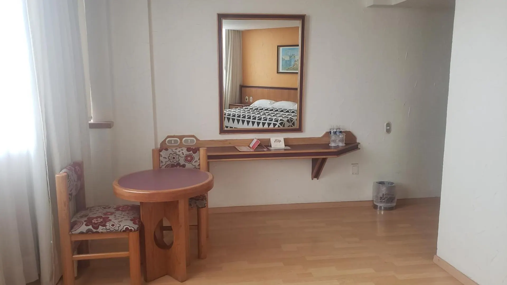 Hotel Alcampo Queretaro  Miranda